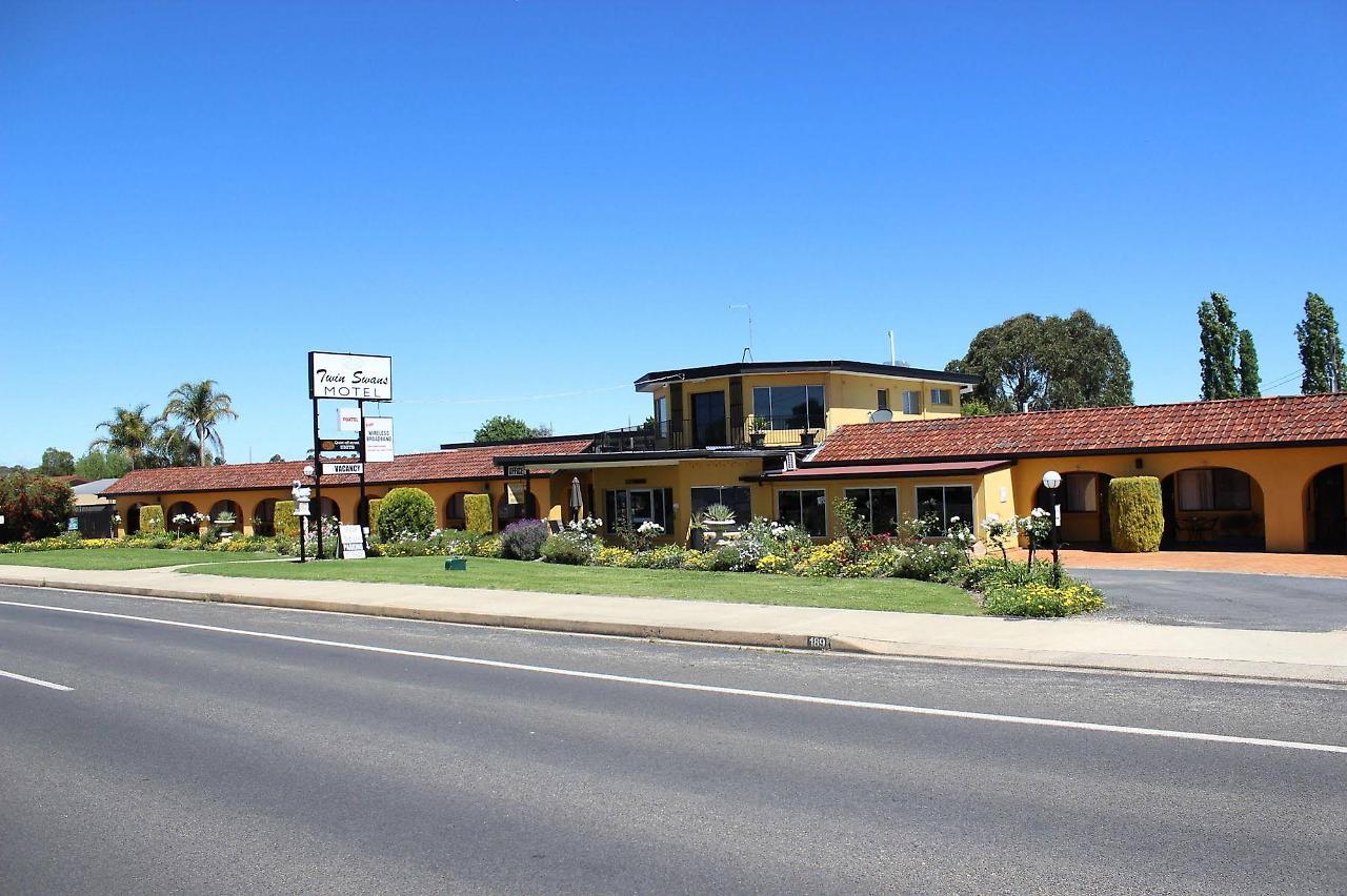 Twin Swans Motel Inverell Buitenkant foto
